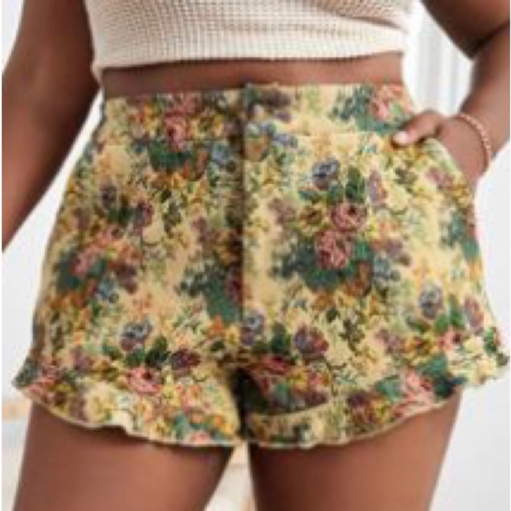 Plus Floral Print Ruffle Hem Shorts